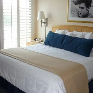 elvis-presleys-heartbreak-hotel.memphishotelsnow.com/