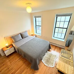 The Waltham Private & Bathroom John F Kennedy Jfk Lga Airport Manhattan Penn Station Bullet-train 15 Min New York