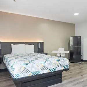 - - Davis Hotel Pensacola